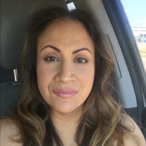 Meet your Posher, Andrea - Picture 1 of 1